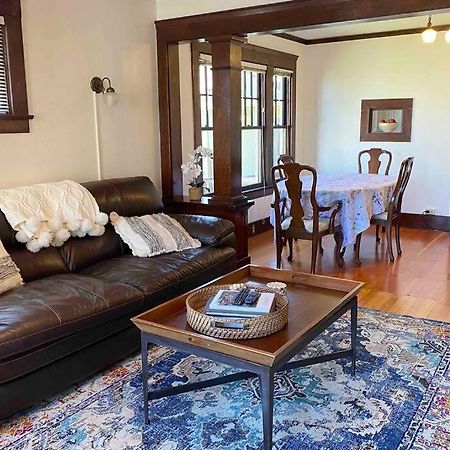 Historic Downtown Riverview Flat, No. 2 أستوريا المظهر الخارجي الصورة