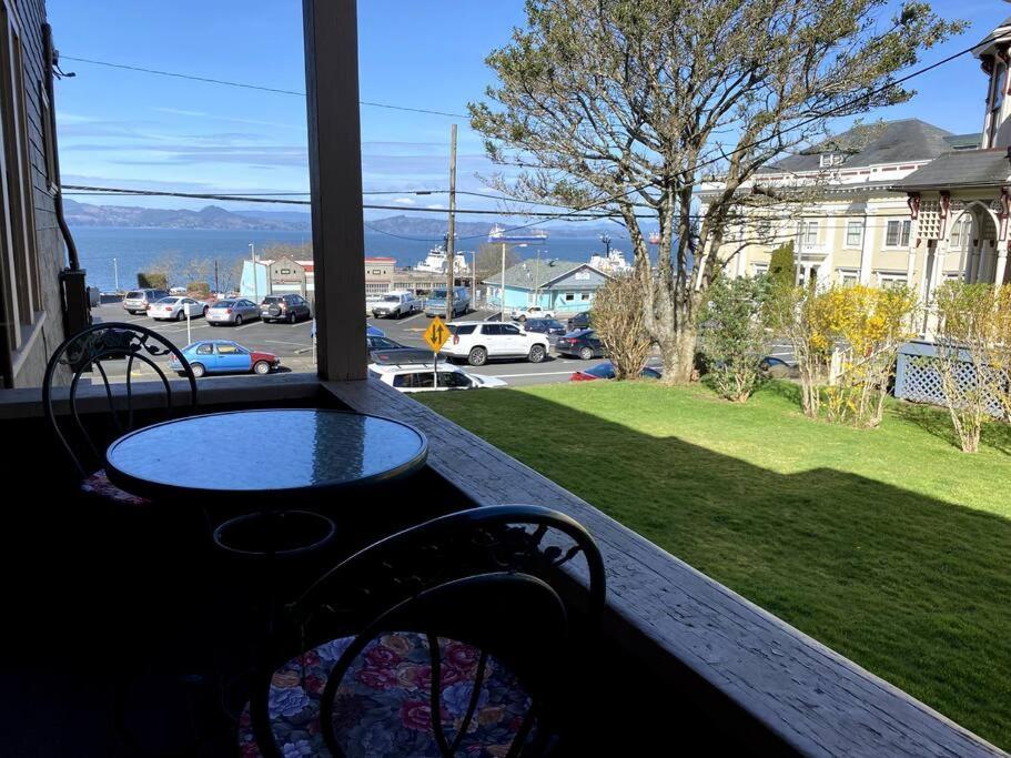 Historic Downtown Riverview Flat, No. 2 أستوريا المظهر الخارجي الصورة